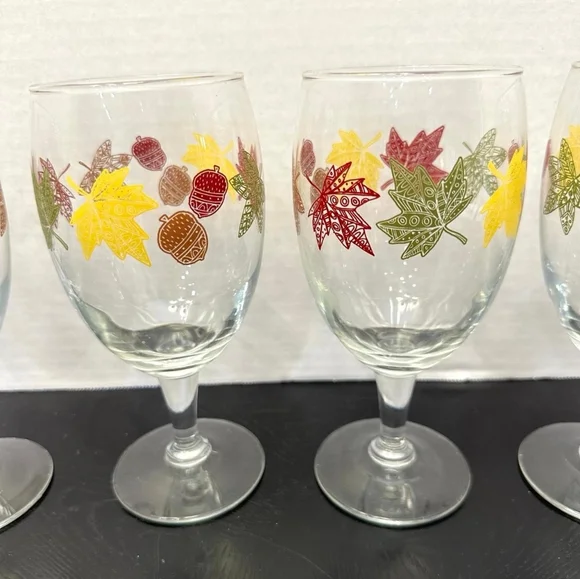 LIBBEY Water Goblet - Fall Leaves & Acorns - Set of 4 - EXCELLENT CONDITION - Picture 4 of 11